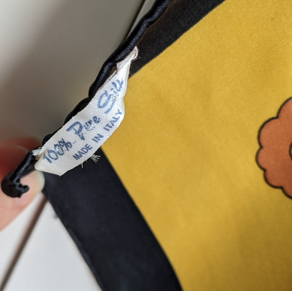 Vintage Silk Scarf 26in square /Made in Italy - Picture 3 of 9